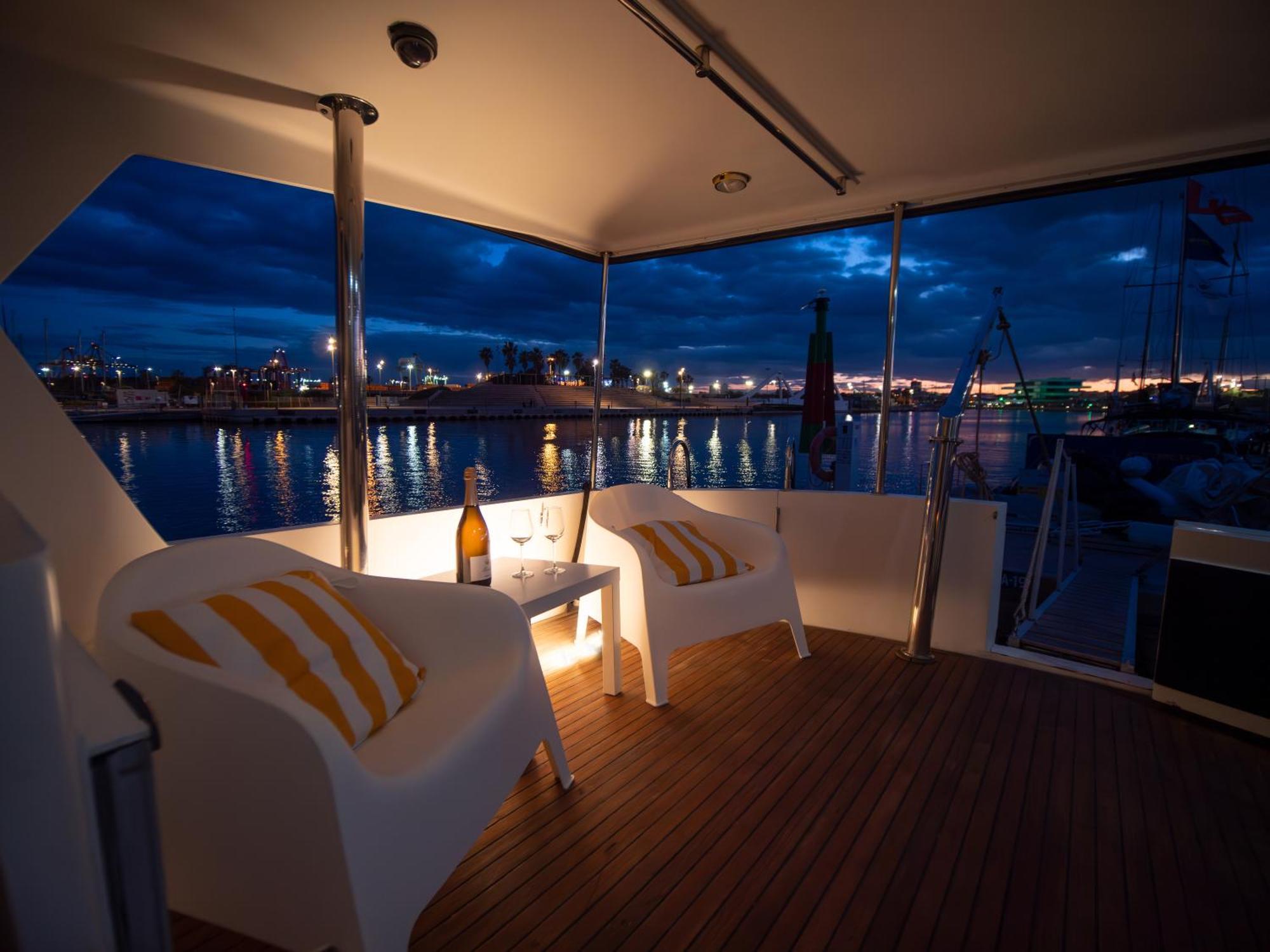 Master&Commander Hotel Valencia Buitenkant foto