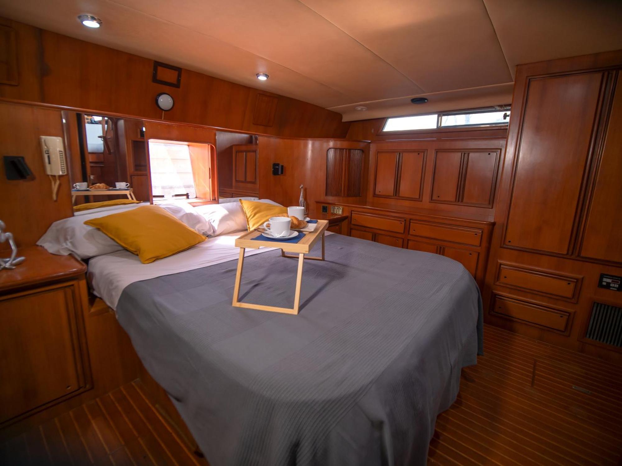 Master&Commander Hotel Valencia Buitenkant foto