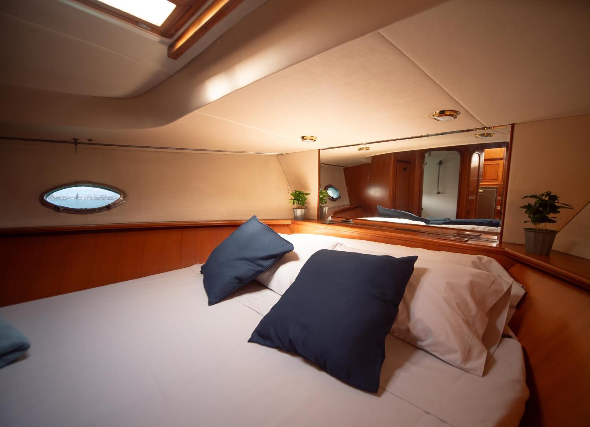 Master&Commander Hotel Valencia Buitenkant foto